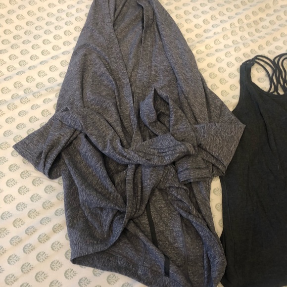 Ivivva by lululemon girls lot shrug and tank - Picture 2 of 5